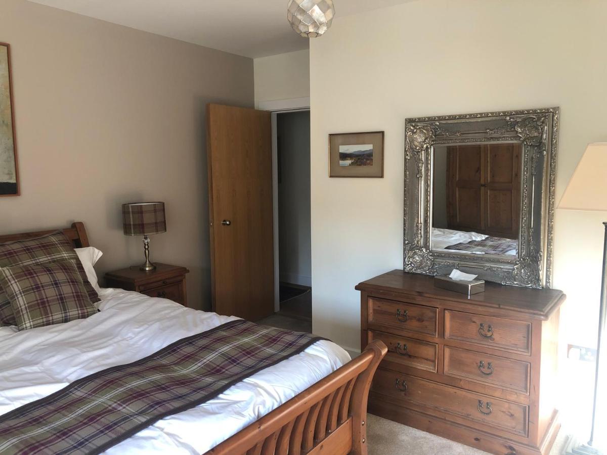 Loch Ness Moat House Apartments ฟอร์ตออกัสตัส ภายนอก รูปภาพ