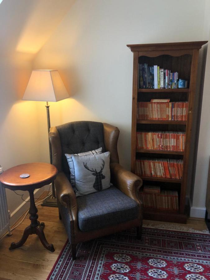 Loch Ness Moat House Apartments ฟอร์ตออกัสตัส ภายนอก รูปภาพ