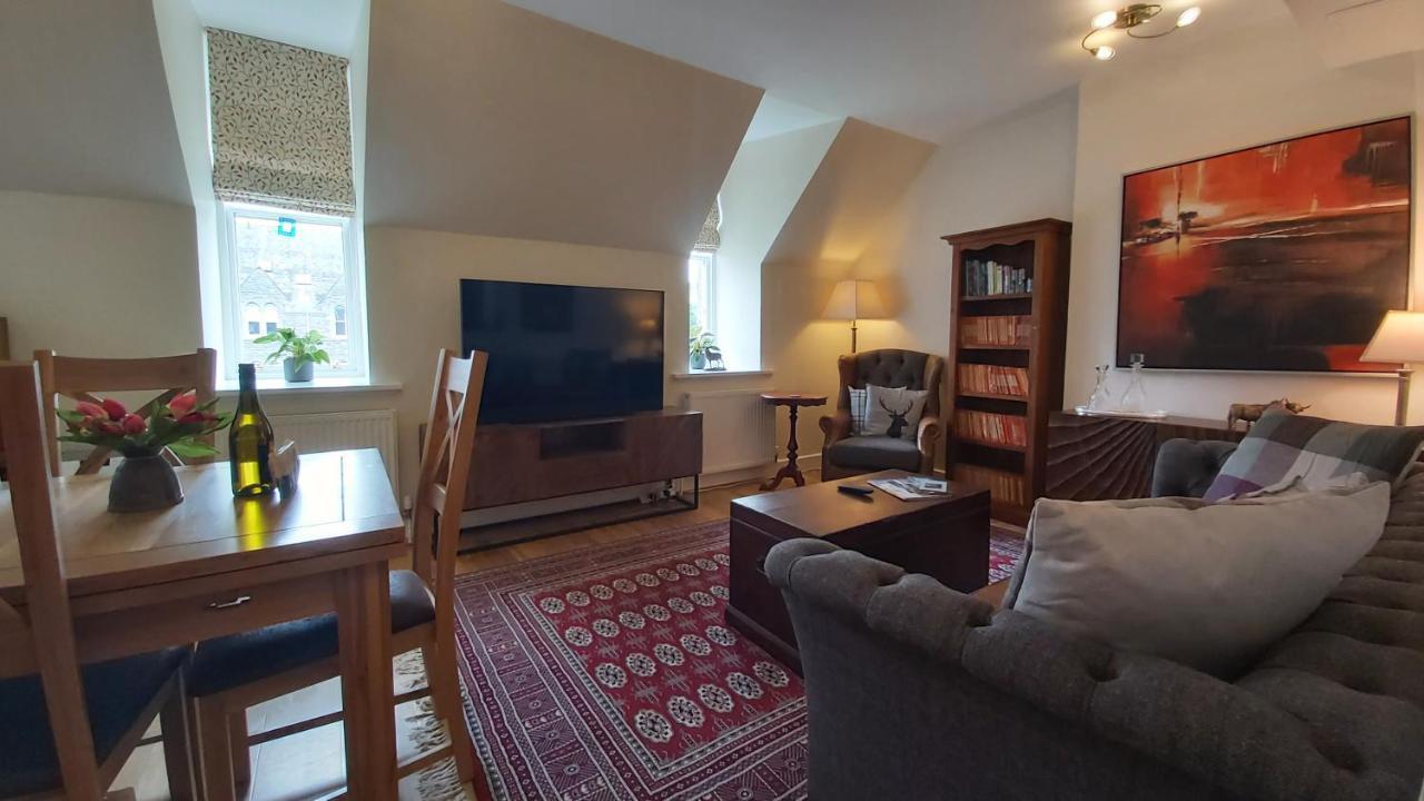 Loch Ness Moat House Apartments ฟอร์ตออกัสตัส ภายนอก รูปภาพ