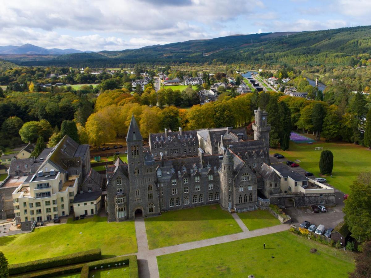 Loch Ness Moat House Apartments ฟอร์ตออกัสตัส ภายนอก รูปภาพ